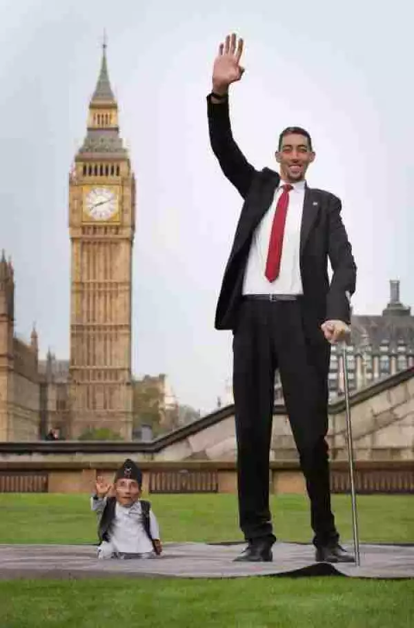 World Tallest and Shortest Men Meet on Guinness World Records